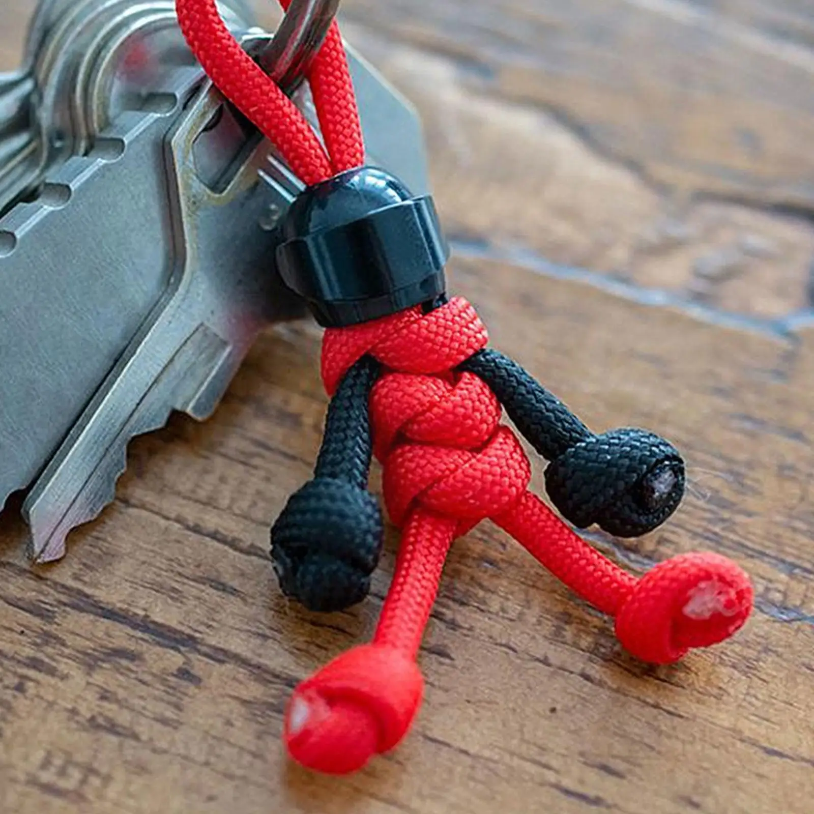 

Handmade Building Block Keychain Biker Helmet Pendant Bag Rope Braided Keychain Paracord Backpack Doll Hanging Buddy Pendan I8N5