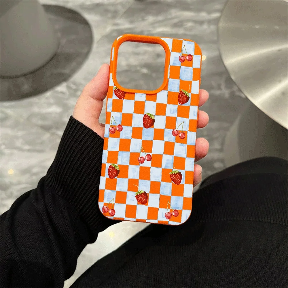 Karierte Erdbeer-Kirsch-Handyhülle für iPhone 17 16 15 14 13 Pro Max 16 15 14 Plus 17 16 15 Pro 17Air Silikon-Matt-Cover – Detail 6