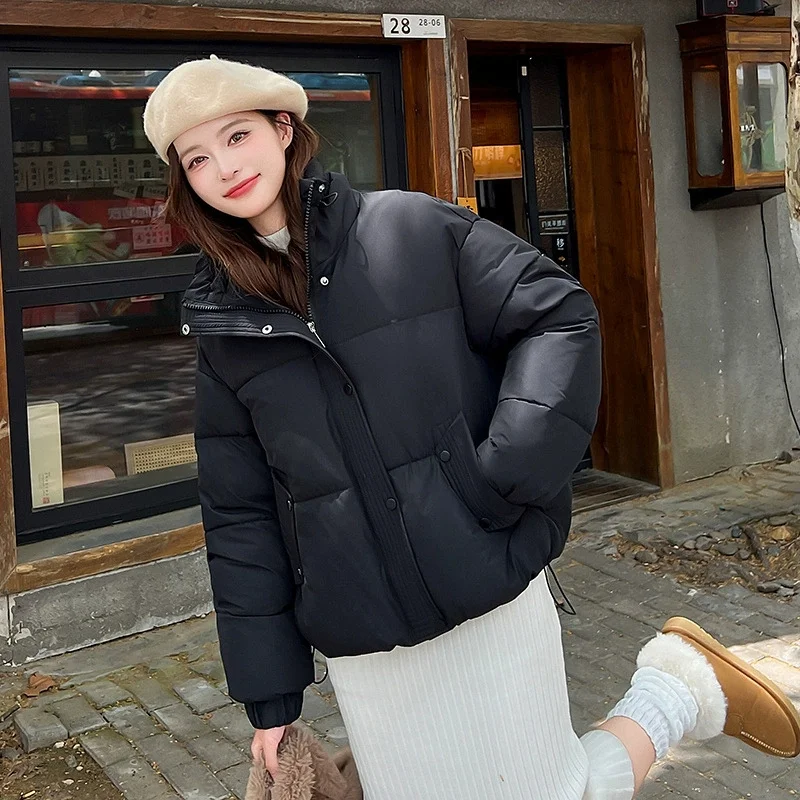 2025年冬新作 軽量ダウンコットンコート レディース クロップド丈 ルーズフィット 厚手 パフジャケット プチジャケット
