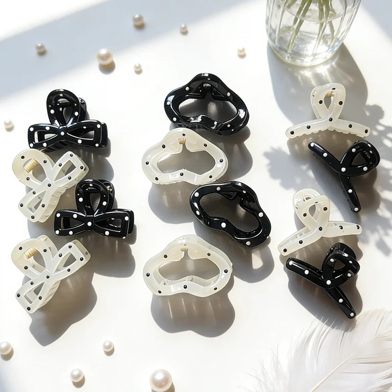 4 Stück Modische Klassische Schwarz-Weiß Gepunktete Kleine Haarklammern für Frauen und Mädchen Retro Haaraccessoires Kopfschmuck – Detail 7