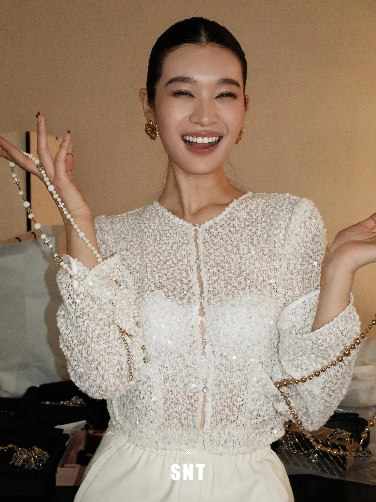 

Привлекательная блестящая куртка с пайетками, свободного кроя, из полиэфирного волокна, с длинными рукавами, женская, приятная к коже, дышащая, тонкая.