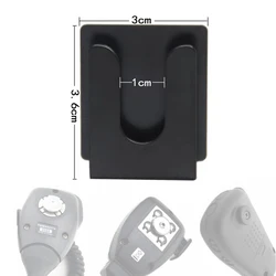 Universal Microphone Holder Hand Hook Clip for Motorola Kenwood YEASU TYT Hytera BAOFENG Car Radio Walkie Talkie