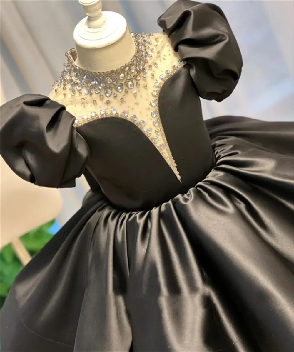 

Customized Black Flower Girl Dress For Wedding Beaded Puffy Knee Length Baby Kids Birthday Pageant First Communion Gown
