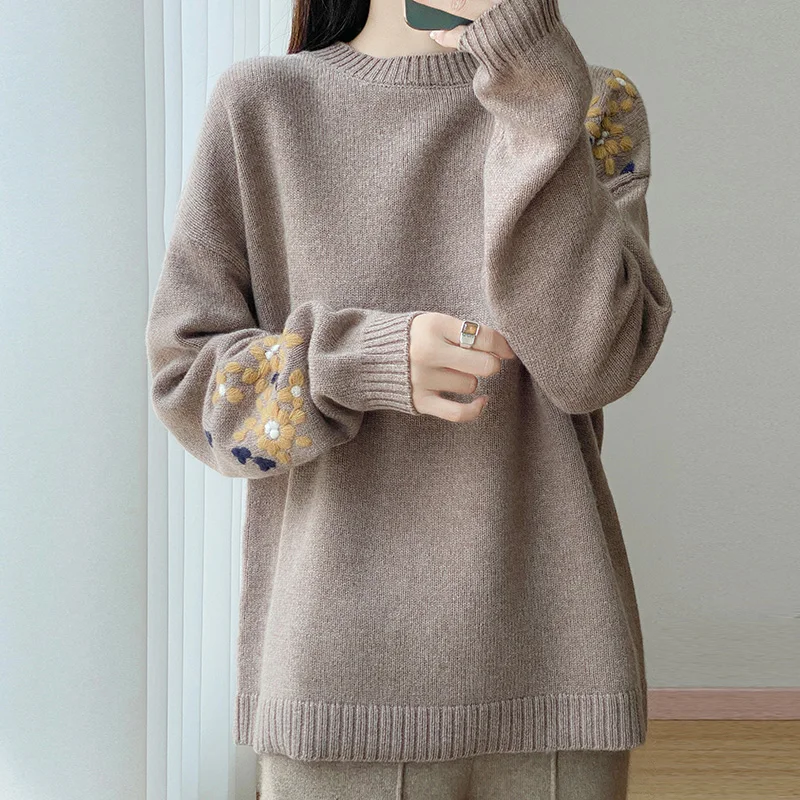 Женский толстый трикотаж из 100% шерсти - пуловер с круглым вырезом - украшенный вышивкой на плечах, теплый материал и деликатес