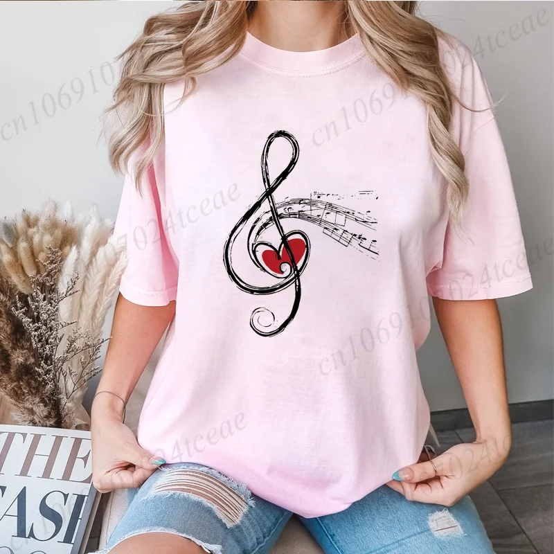 قميص نسائي تي شيرت النوتات الموسيقية مع رموز القلب تصميم تي شيرت الملابس الحب القلب تي شيرت مطبوع قميص علوي قصير الأكمام