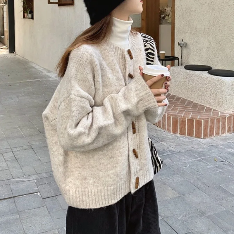 Casual O-Neck Sweater Cardigan Women Solid Coat Fashion Real Horn Button Ladies Knitted Cardigan Long Sleeves Top Autumn Winter