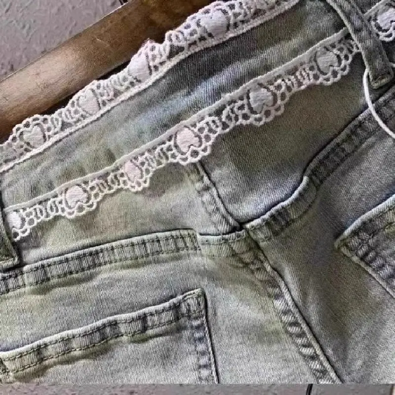 Spliced Lace Trim Denim Shorts Y2K Low Waist Light Blue High Street Shorts Women Summer Elastic Tight Hip Hugging Hot Pants