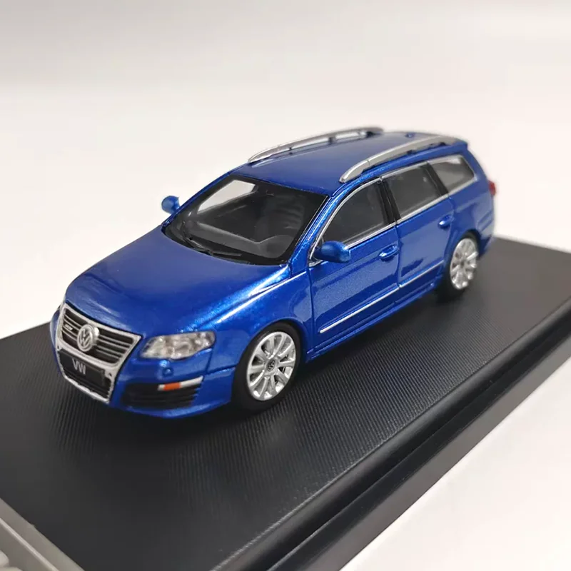 Diecast 1/64 Scale PASSAT R36 Wagon Alloy Car Model Collectibles Adult Gift Static Display Hobby & Toy Scene Simulation
