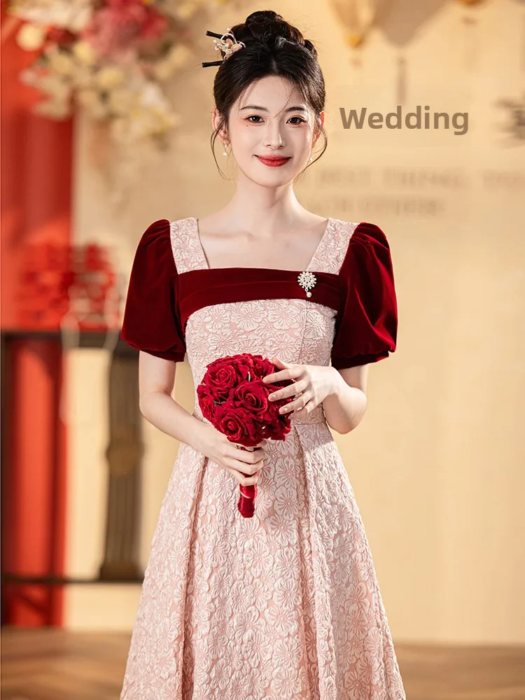 

Розовое свадебное платье для помолвки и торжественных мероприятий, роскошный высококачественный свадебный наряд с длинной юбкой, осенняя коллекция, корейский стиль, с цветочными деталями