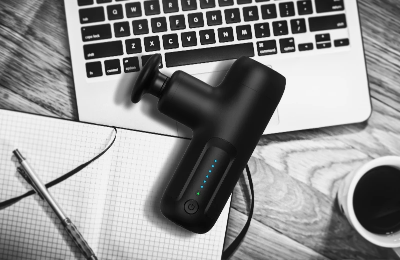Portable Massage Gun Deep Tissue Muscle Back Massager with 6-Speed High-Intensity Vibration 4 Massage Heads Compact for Sports Fitness Travel