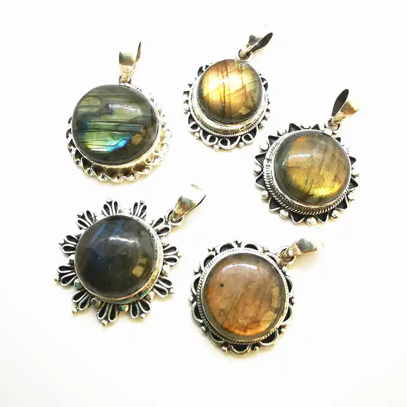 

Nepal Hand 925 Silver Jewelry Inlaid Natural Round Labradorite Vintage Pendants for Lady T9035
