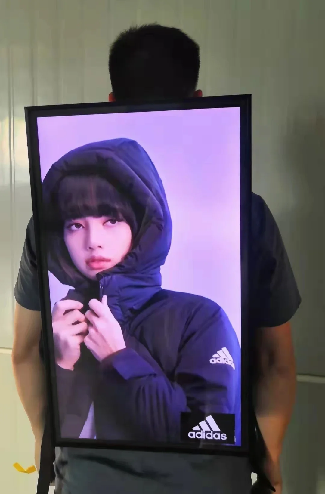 31.5인치 걷는 인간 광고판 배낭 배터리 LCD 광고 디스플레이