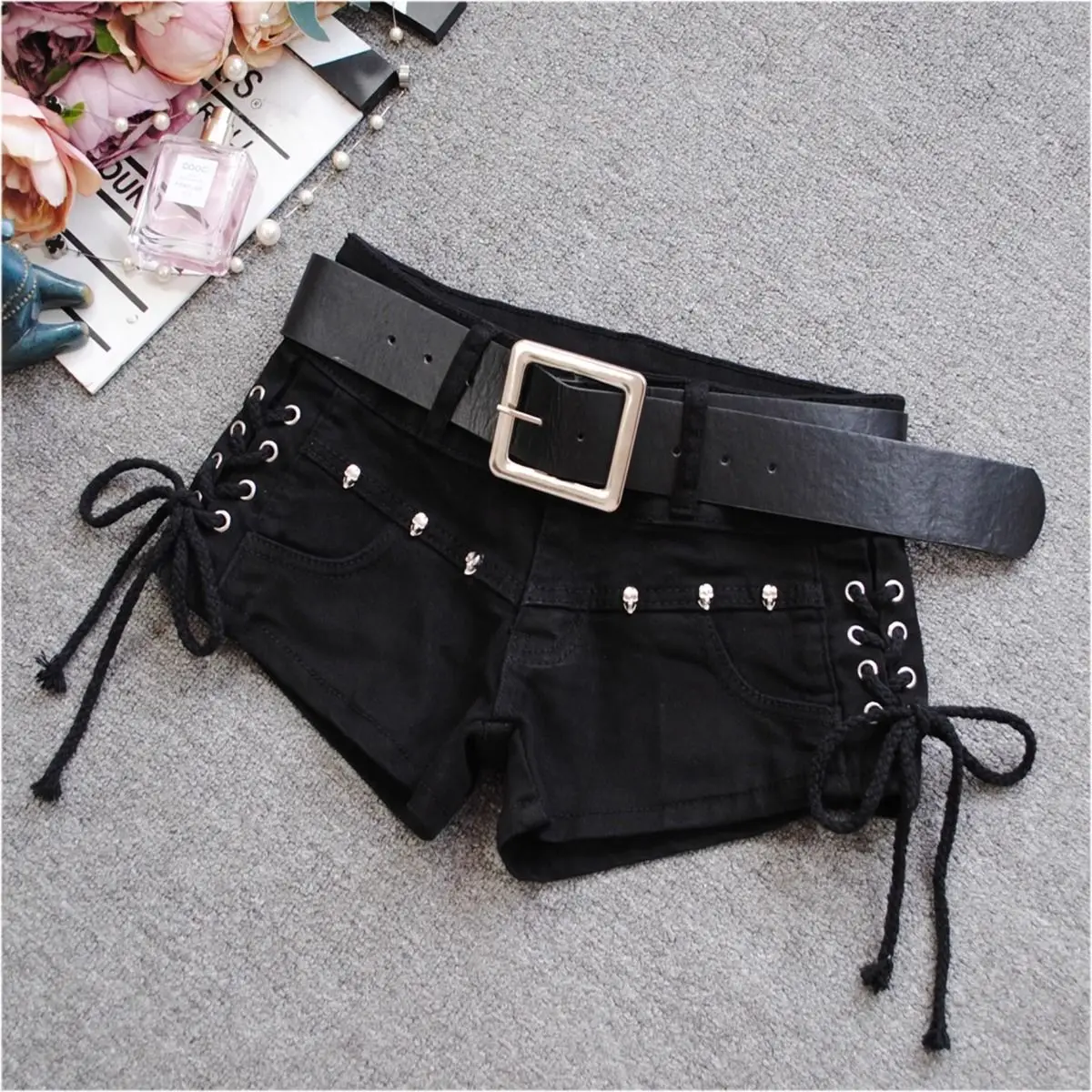 Low-Waist Retro Black Denim Shorts Women's Summer Rivet Tie Design Spicy Girl Bodycon Hot Pants Korean Style Teenage Jeans