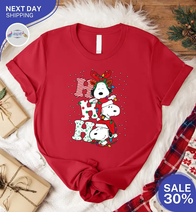 

Красная рождественская рубашка Snoopys, милая праздничная футболка с рисунком, праздничная футболка с собакой Санта-Клауса, рождественский подарок, рождественский свитшот Snoopys
