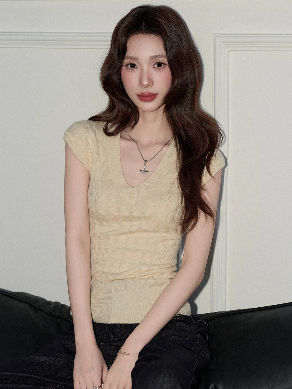 

Meng Xiaoqi Design Knitted V-neck Sweater Women's Slim Fit Summer New Style Pure Desire Small Flying Sleeve Top