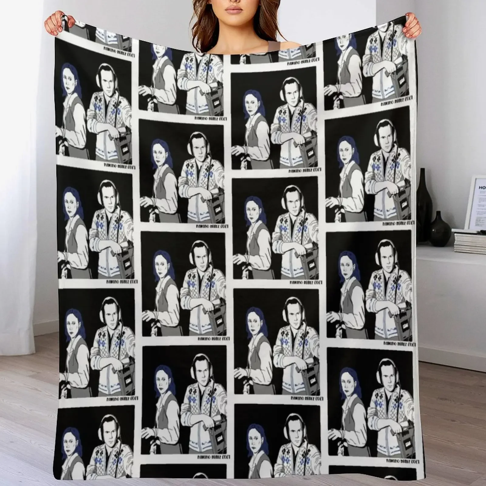

The Warrens Lorraine & Ed Warren Throw Blanket Warm Accent Blanket for Living Room Decoration