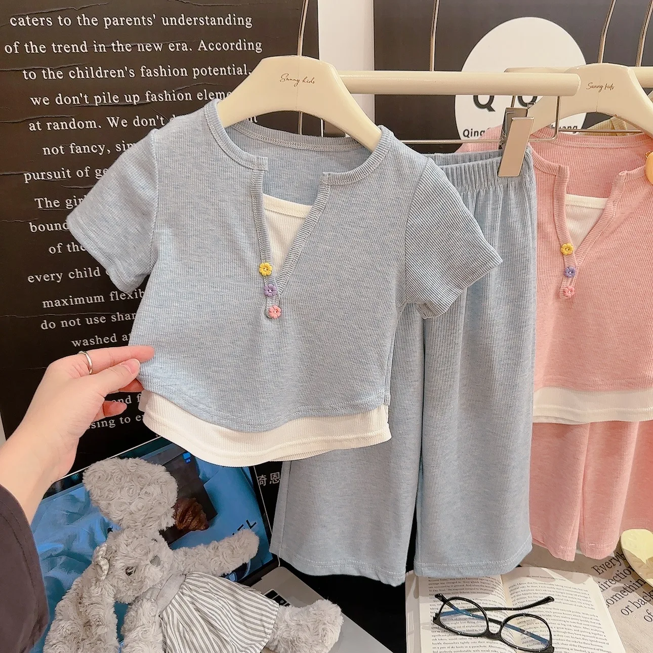 

Футболка + брюки, костюм из 2 предметов, детская повседневная одежда для детей от 2 до 12 лет, новый летний комплект одежды для девочек 2025 года, однотонный комплект одежды с короткими рукавами