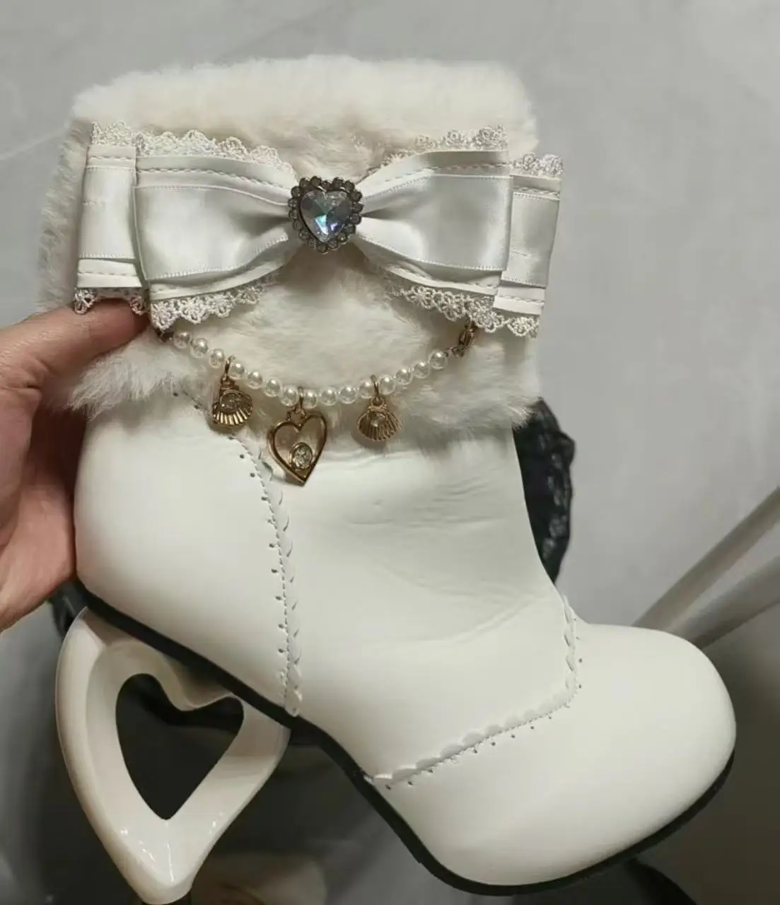 Japanese Lolita  Boots Sweet Cute Bow Heart-shaped with Pearl Jewelry Shoes Round Head  Warm Commuting Short Size Runs Small