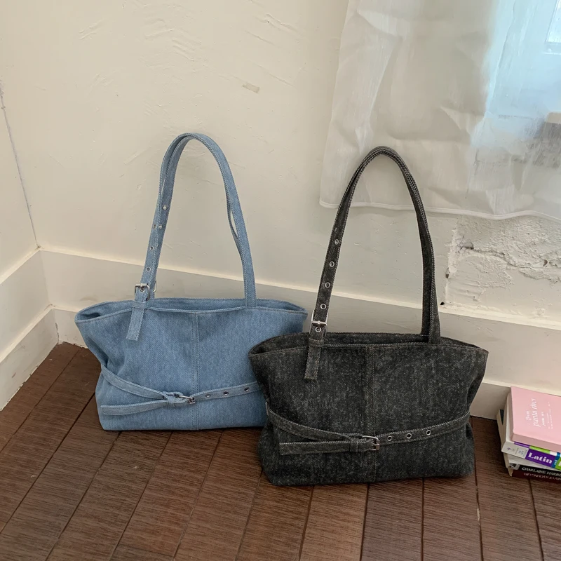 

Casual Large Capacity Women's Denim Fabric Shoulder Bag Summer Adjustable Shoulder Straps Tote Commuter Bag Handbags and Purses