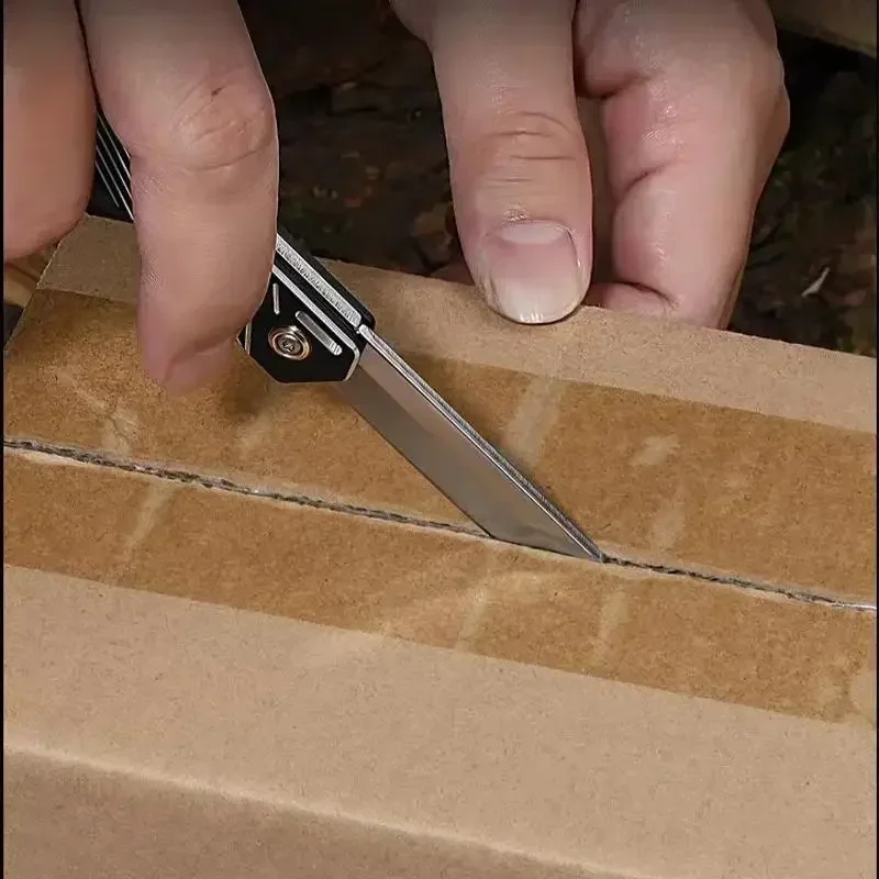 Portable Folding Pocket Knife, Stainless Steel Blade, Travel Camping Unboxing Cutting Tool, Keychain Pendant