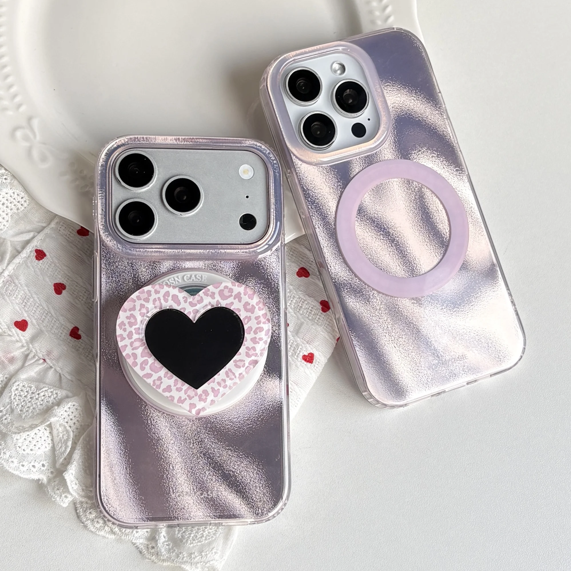 Coque Rose Doux Texture Sable Fin pour iPhone 17 16 15 14 Pro Max avec Support Magnétique Surface Miroir Imprimé Cœur Léopard