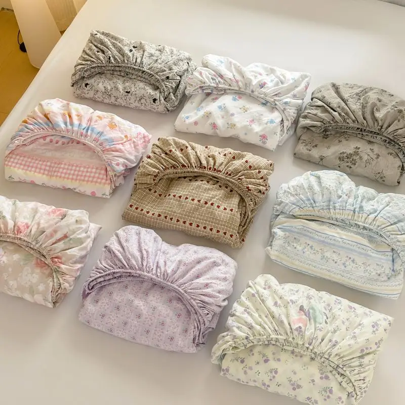 

Spring/Summer 2025 Single Item Bed Hat Class A Cloud-sensing Cotton Double-layer Yarn Mattress Cover Printed Cartoon Bedspread