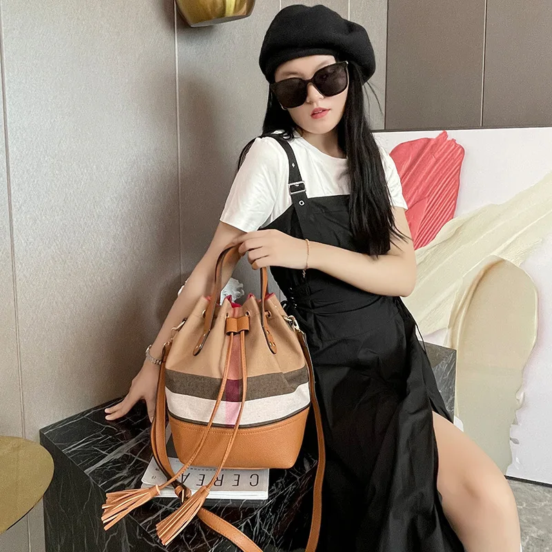 Elegant Minimalist Unique Vintage Designer Diaper Bags for Women Luxury Leather Large Capacity Fashionable Crossbody Bag