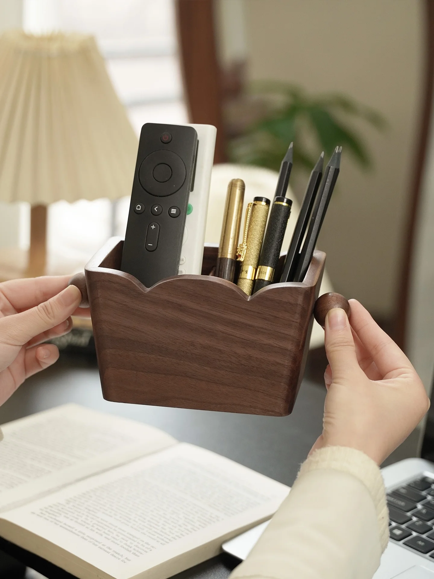 desktop-pen-holder-office-supplies-multi-functional-stationery-storage-bucket-slanted-insertion-design-signature-pe