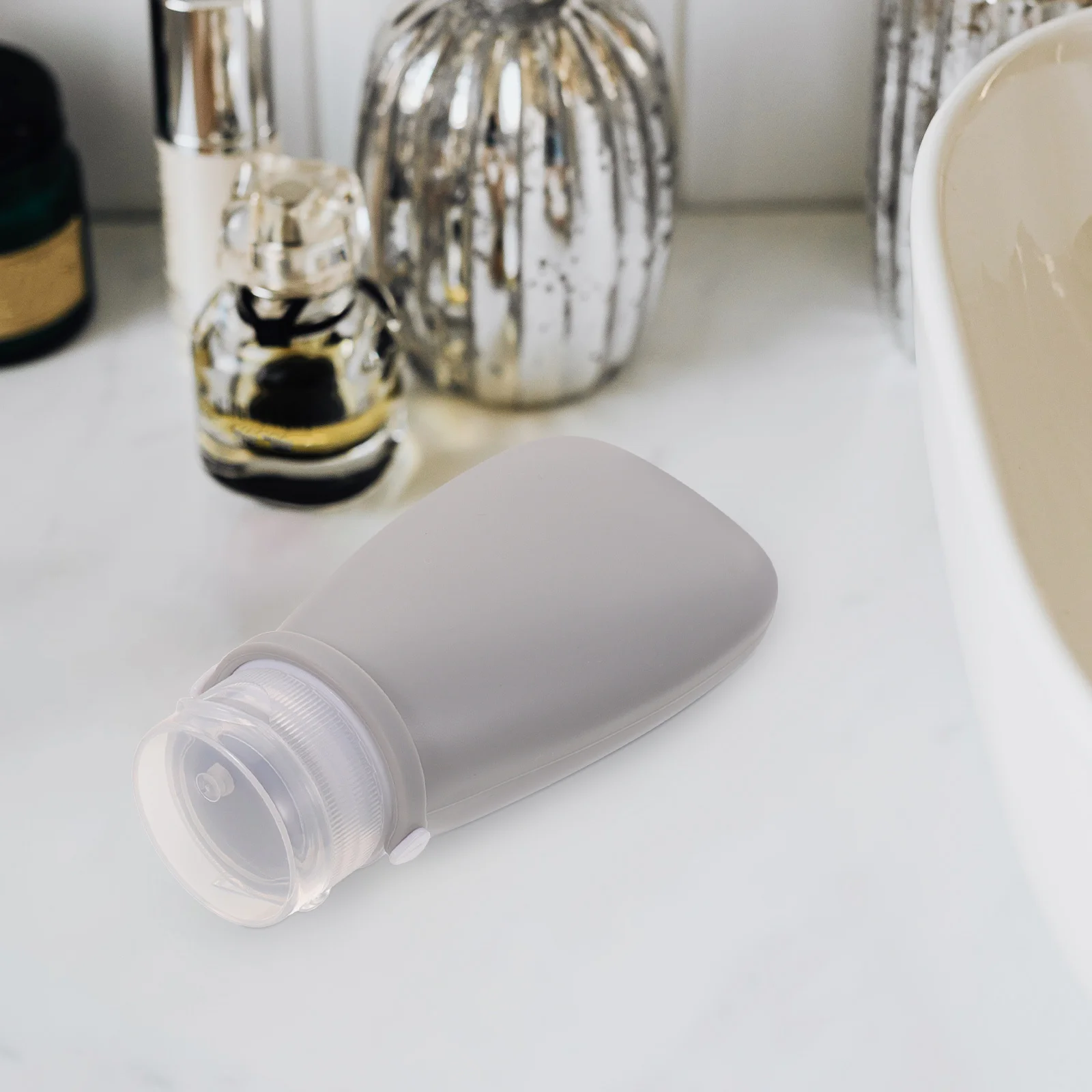 ขวดซิลิโคนสำหรับเดินทาง 4 ชิ้น ป้องกันการรั่วซึม เติมได้ บีบได้ สำหรับใส่โลชั่น แชมพู ขวดพกพาขนาดเล็ก