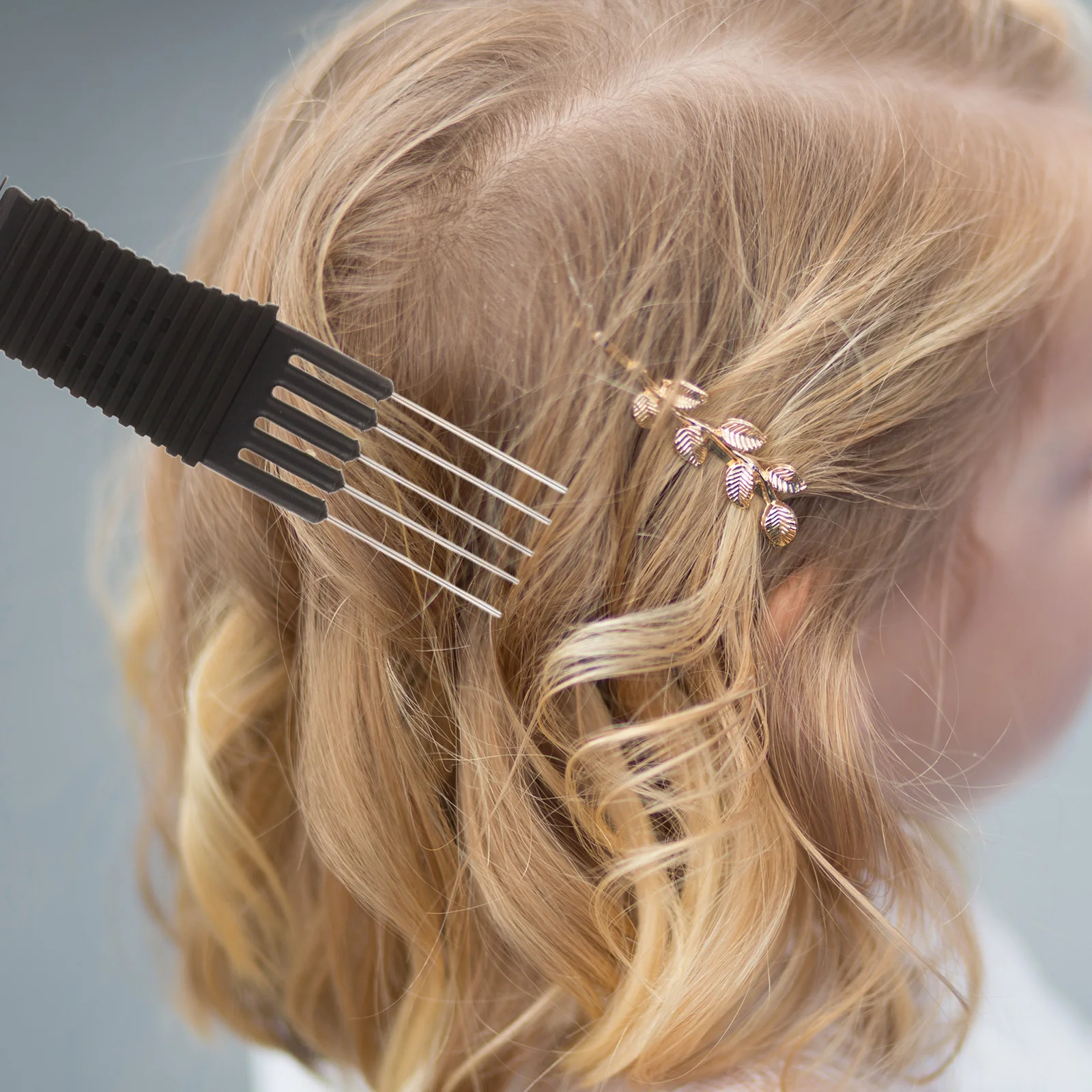 

4pcs Teasing Combs Carbon Fiber Anti-static Curly Hair Styling Braiding Tools Steel Needles Comfort Grip Versatile Use Salon