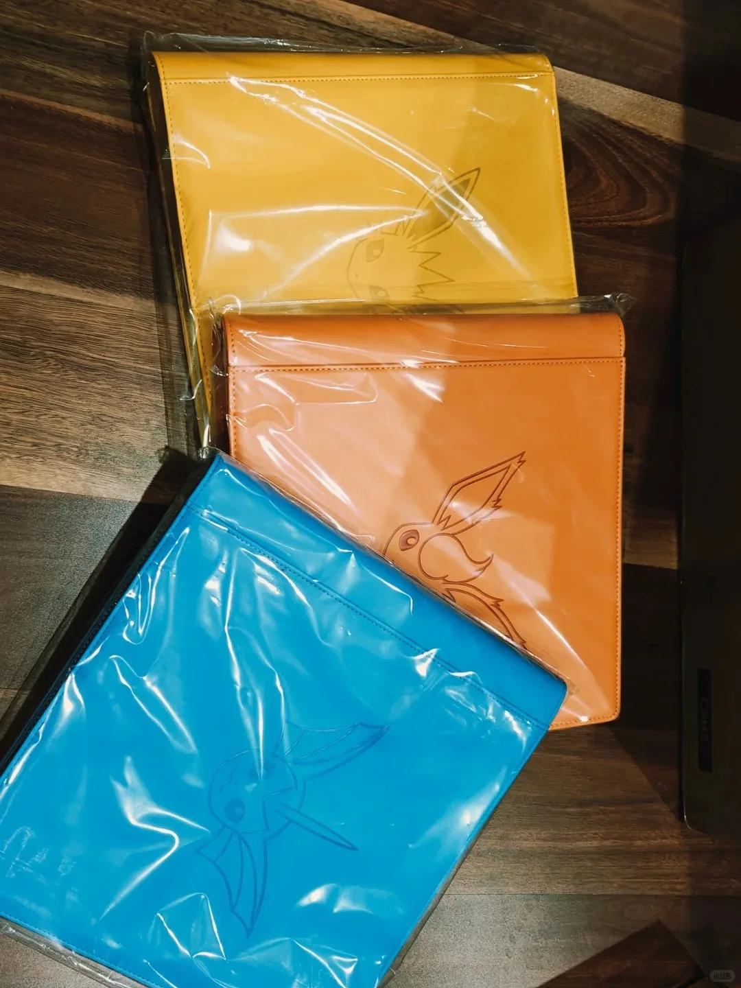 

Authentic Eevee Advanced Gift Box Pokemon Trading Card Game PTCG Simplified Chinese Thunder and Fire and Water Card Game toy Box