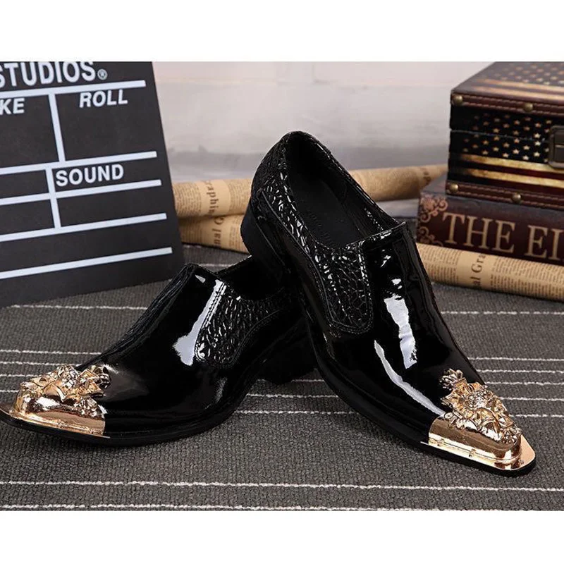 Summer business suit men\'s shoes black glossy leather shoes leading pointed party trend wedding shoes.