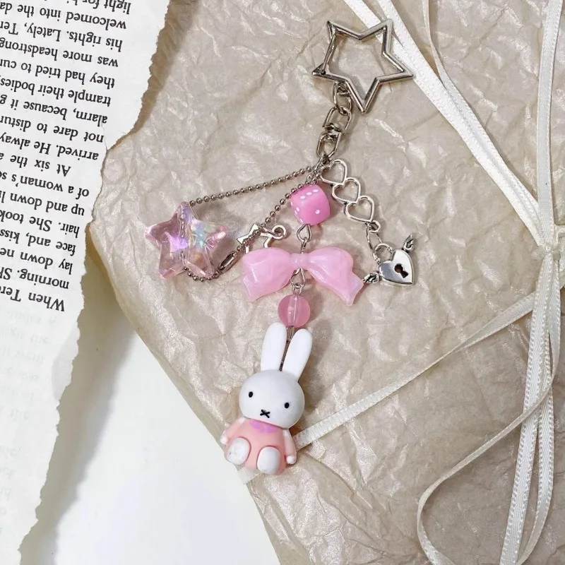 لطيف Miffys Kawaii المفاتيح Y2K البسيطة الكرتون الأرنب حلقة رئيسية على ظهره المدرسية قلادة دمية الشرير نمط التوابل فتاة هدية