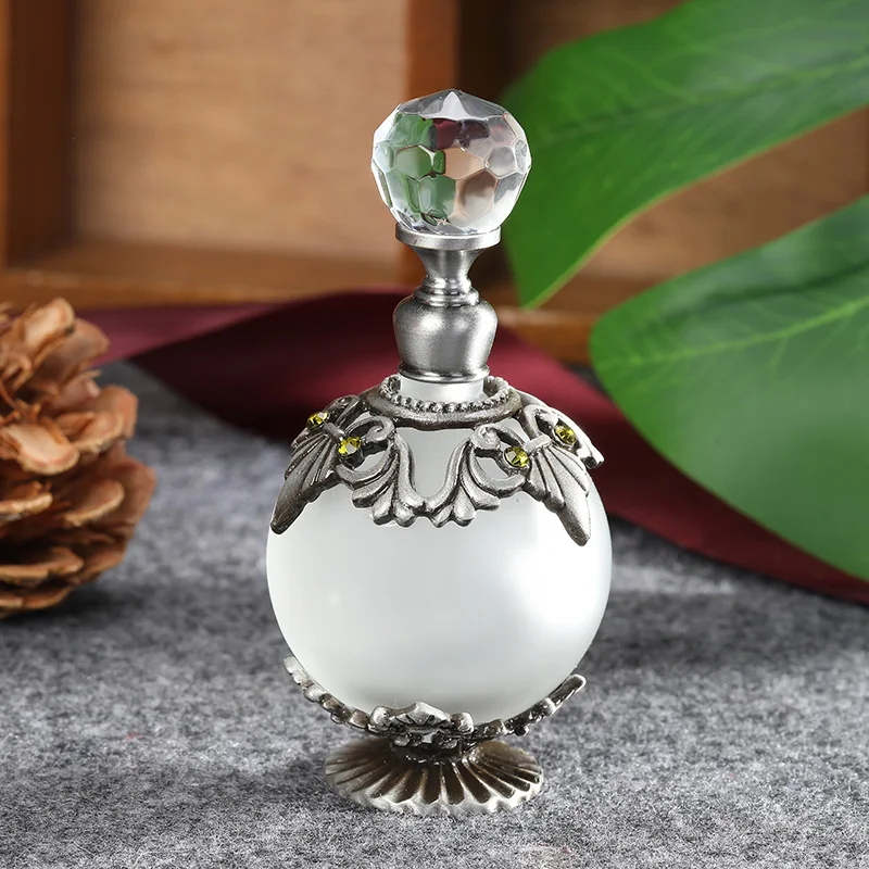 Antique Silver Metal Glass Perfume Bottle 25ml Empty Refillable Frost Round With Olive Green Rhinestone Jeweled Fragrance Holder