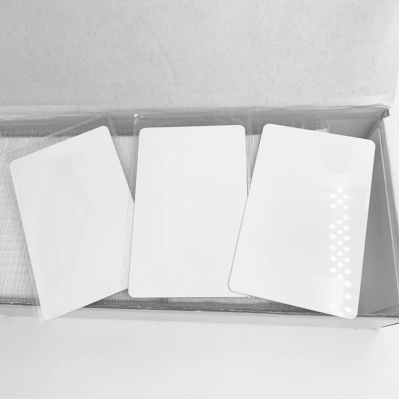 200 шт., 13,56 МГц, читаемый, записываемый, белый, глянцевый, черный, матовый чип, IC, пустая карта Ntag 213, ПВХ, NFC-карта для печати, смарт-карта