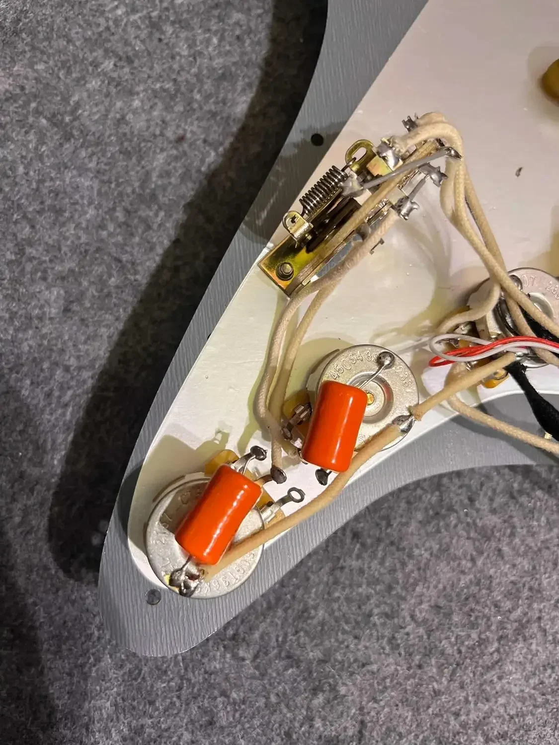 ترقية SSH مجموعة Pickguard للجيتار المسبق Alnico V Humbucker Pickup، سبائك الألومنيوم Pickguard، متعددة الوظائف التبديل الأسلاك تسخير #5