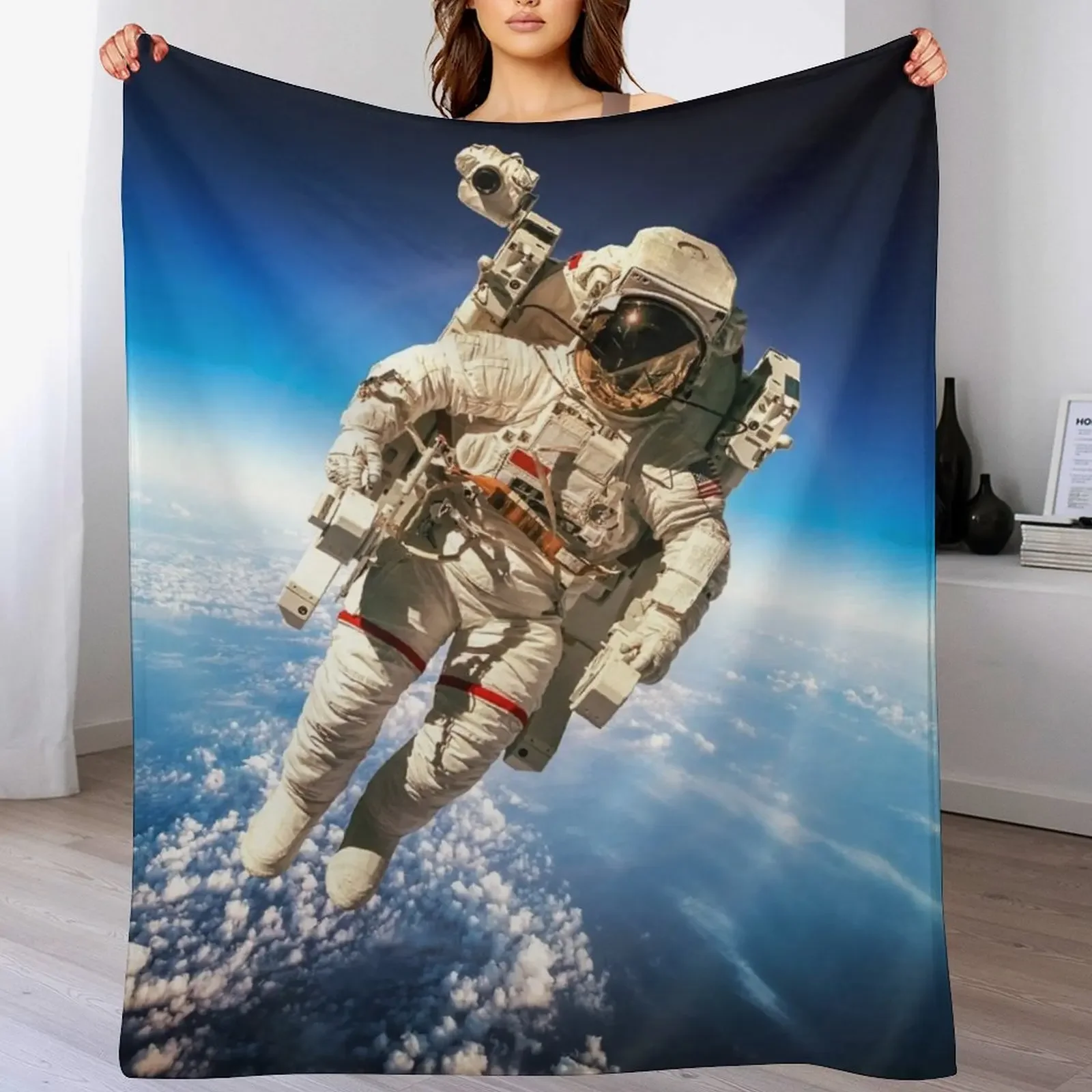 

Astronaut in orbit Throw Blanket Decorative Beds Soft Single Blankets For Sofas Blankets