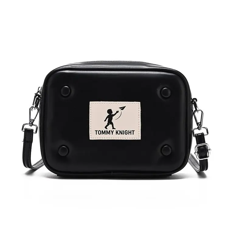 

Парижские дизайнерские сумки для подгузников в стиле шик для женщин: минималистичная элегантная сумка-тоут, вместительная стильная кожаная сумка через плечо.