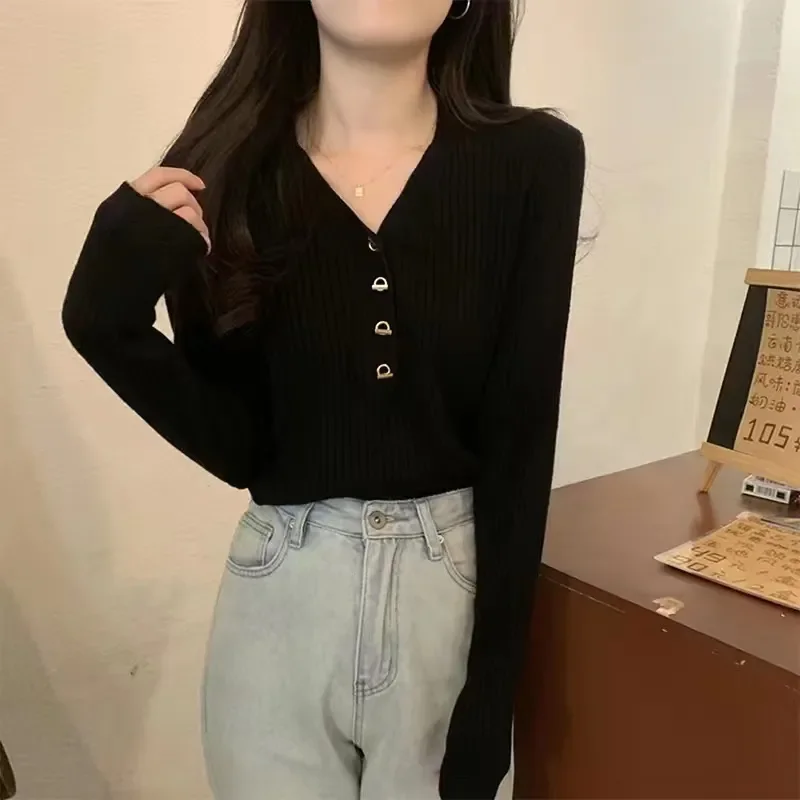 

Wonen V-neck Undercoat Loose Sweater Pullover Female Spring Autumn Senior Sense 2023 New French Slim Inside Sweater Knitted Top