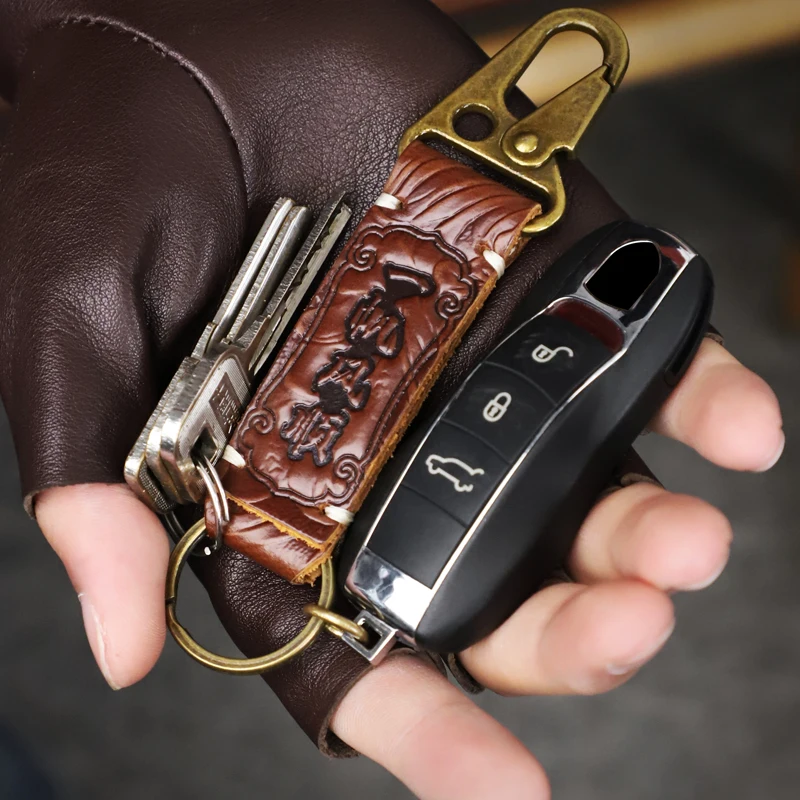 Multiple colors Luxury Car KeyChain Handmade Genuine Leather Key Chain Pure Color Buckle Cars Key Ring Gift Acesssorie