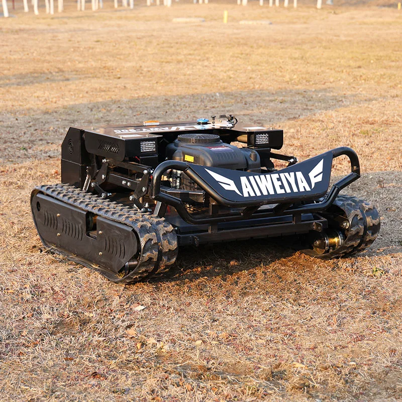 

Customized remote-controlled lawn mower for golf courses, tracked all-terrain zero-turn grass chopper