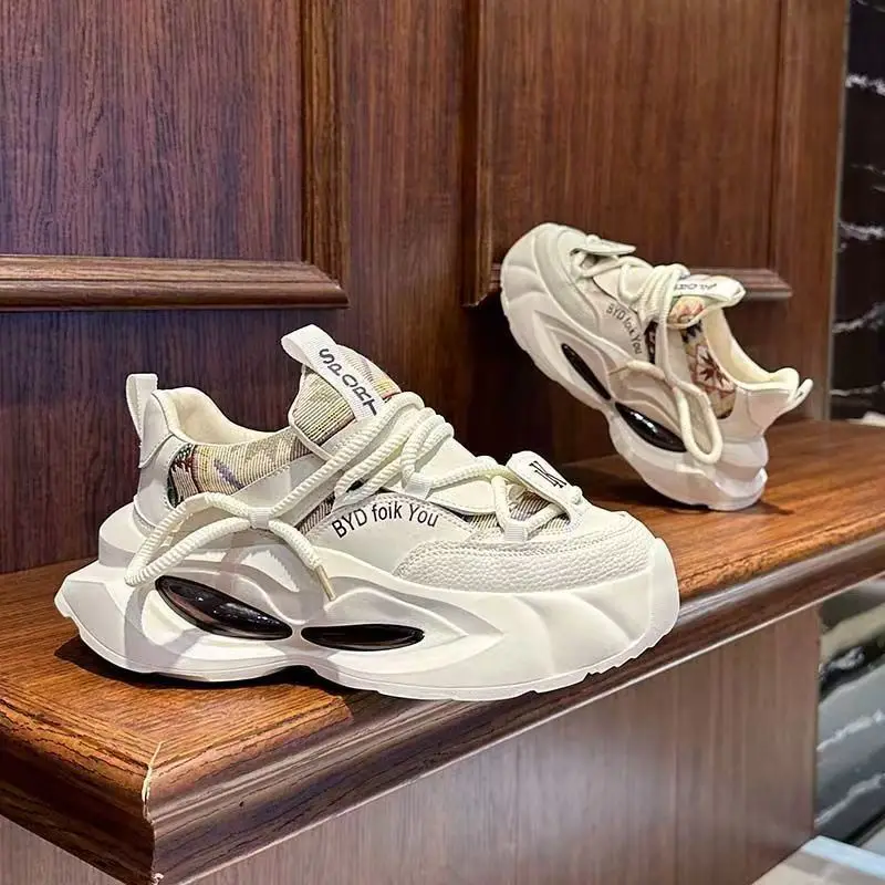 

Fashionable casual dad shoes autumn new men's shoes thick soled anti slip and wear-resistant sports shoes for men