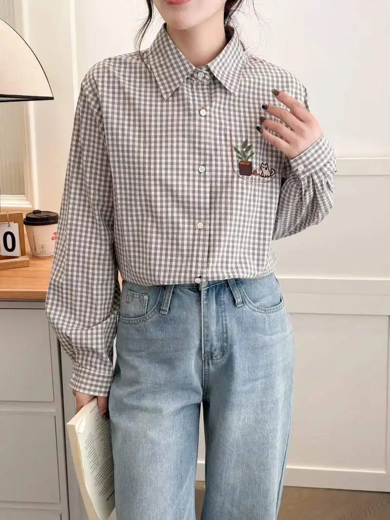 جديد 2025 الخريف قميص قطني بكم طويل ، المرأة بدوره إلى أسفل طوق منقوشة التطريز ، موري فتاة ريترو الحلو بلوزة فضفاضة T59319CC