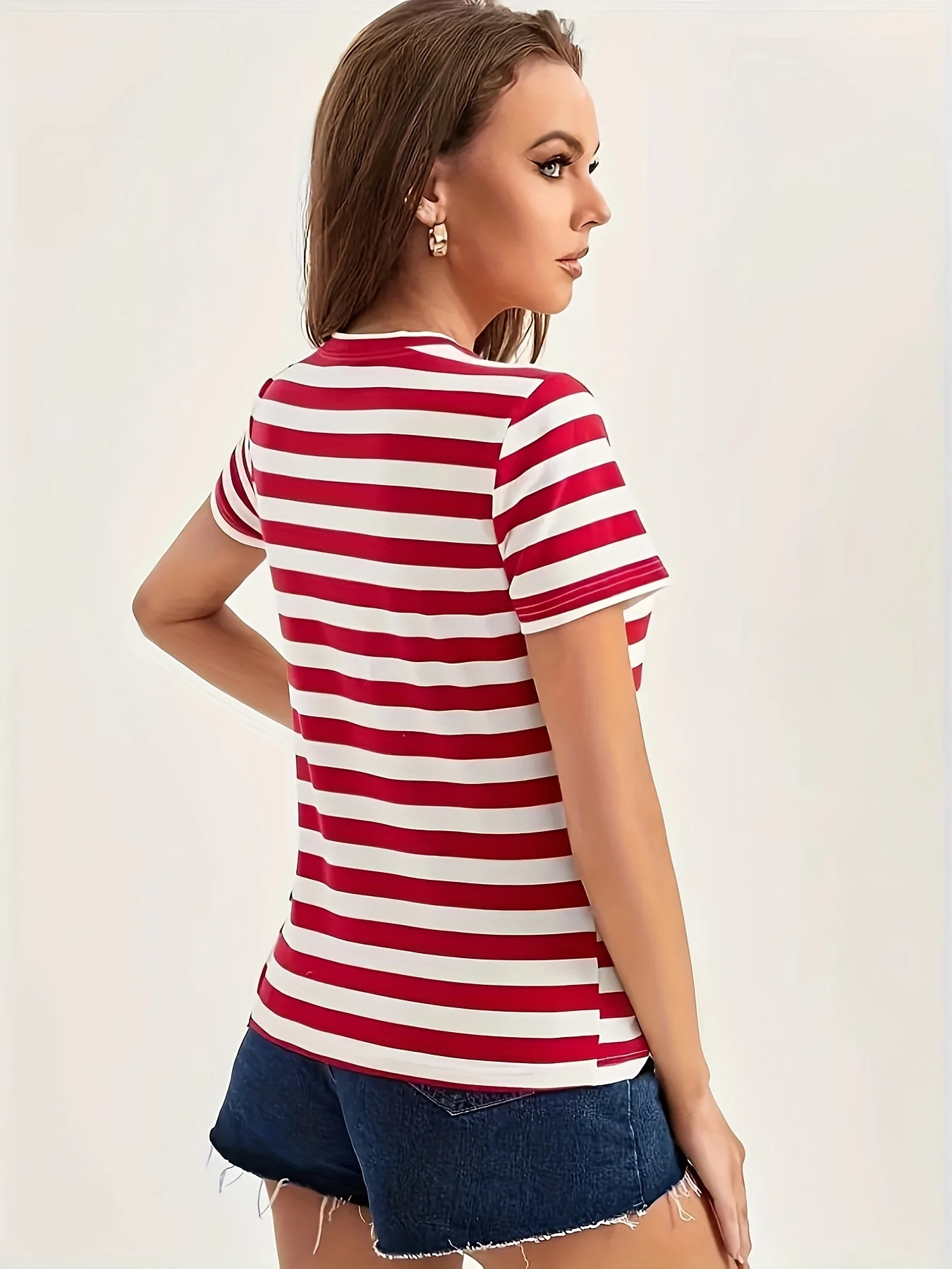 Summer New Round Neck Short Sleeve Classic Versatile Slimming T-shirt Red Stripe Top Elegant temperament