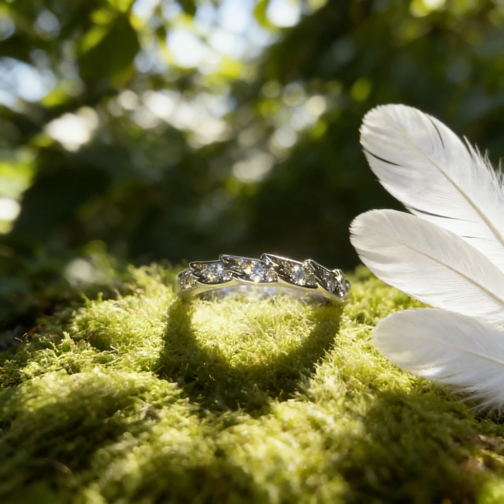 

Модное кольцо с цирконом и перьями 2026. Для женских вечерних украшений.