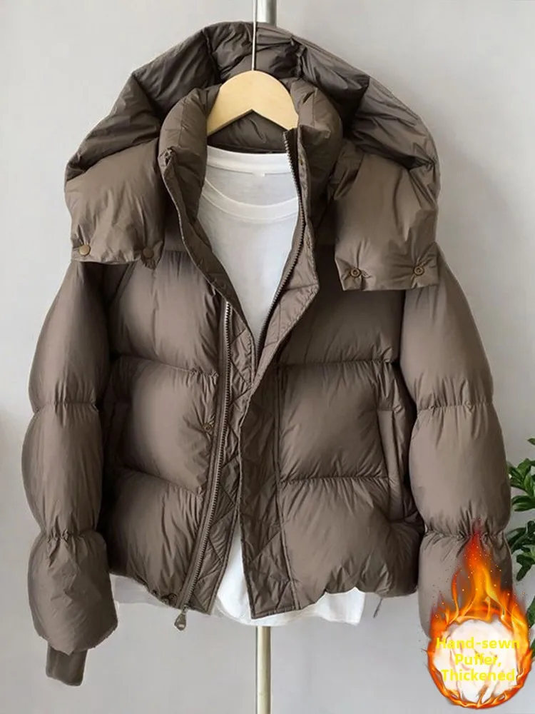 

Новая ультратонкая утепленная хлопковая куртка 2025 года с капюшоном, короткая, зимняя, женская, модная, утолщенная, в корейском стиле