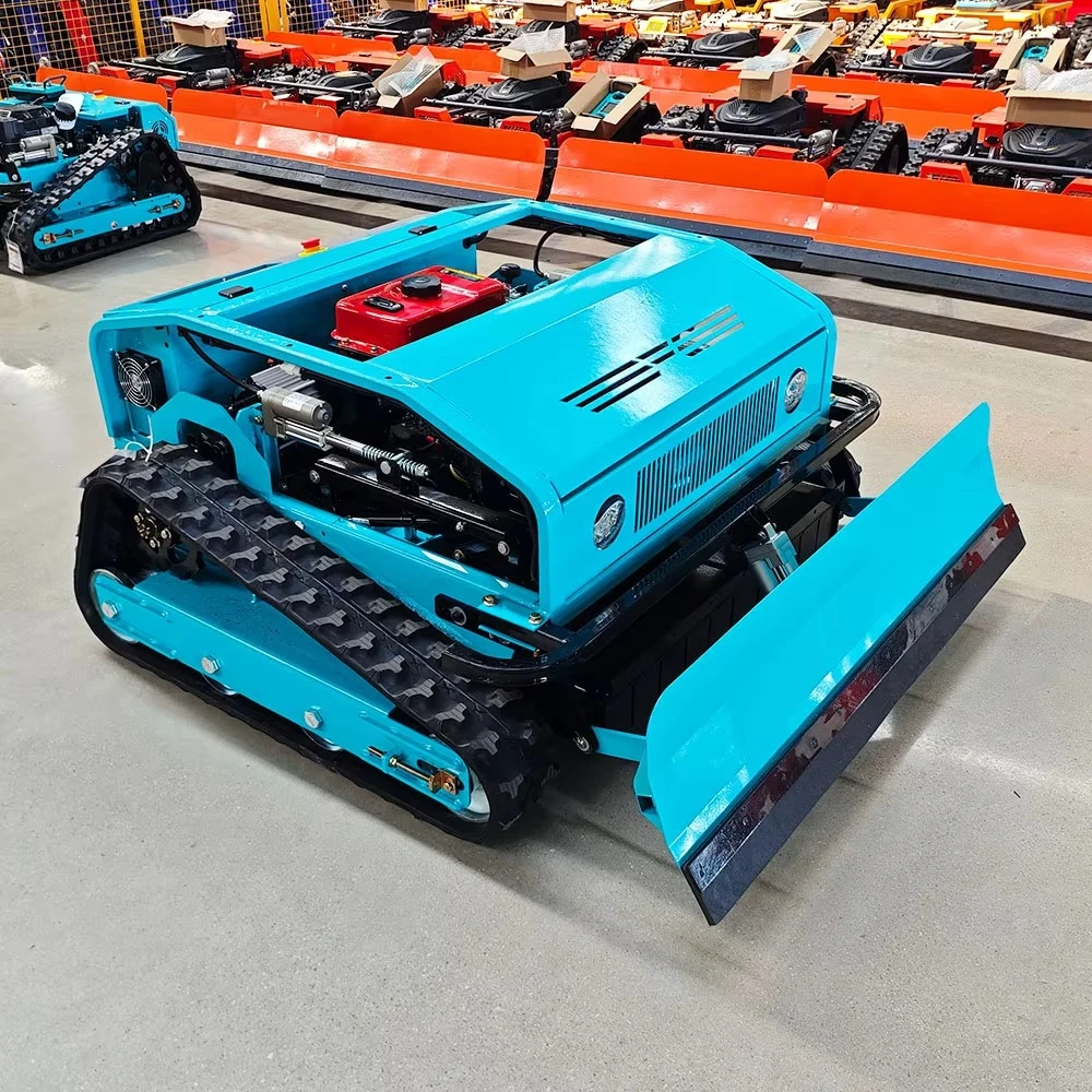 جزازة العشب التي يتم التحكم فيها عن بعد مع ملحق محراث الثلج، جزازة العشب الروبوتية ذات المنحدر العادق المطبق على حديقة الحديقة