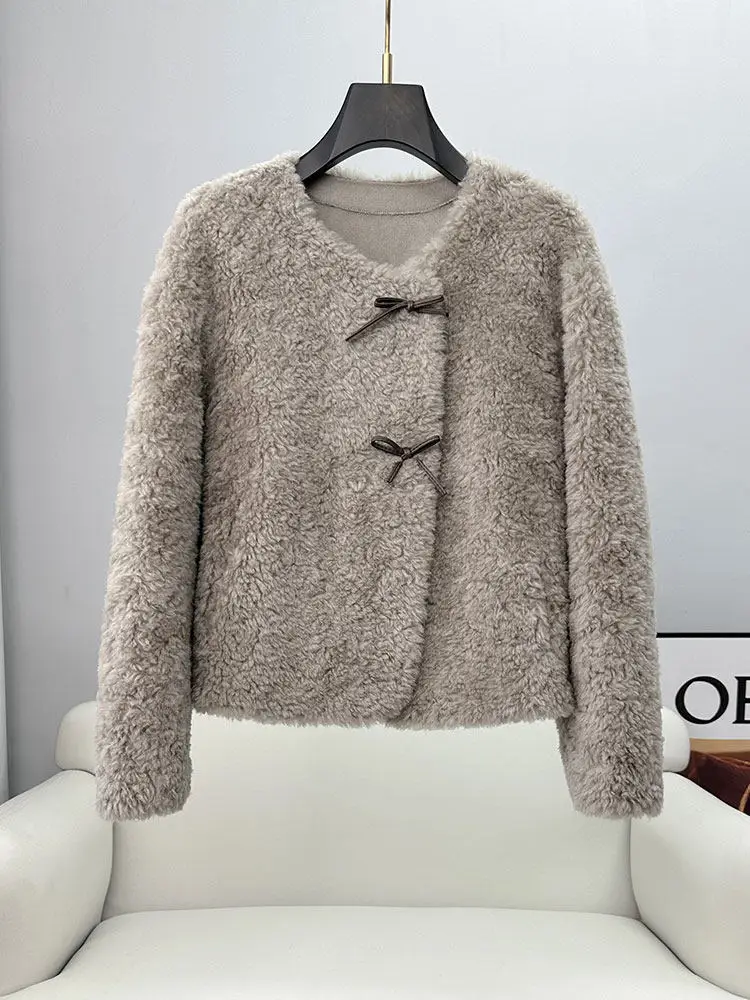 100 piezas de lana, piel de cordero, piel de oveja y piel abrigo de piel integrado para mujer, cuello corto y redondo, nuevo estilo para el invierno 2025