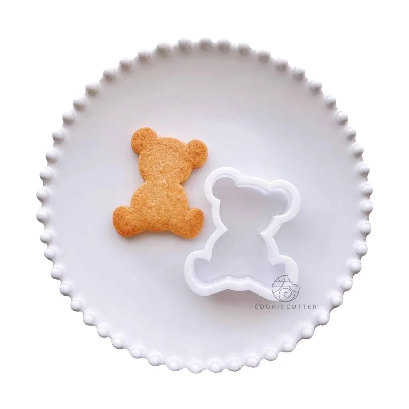 Cortador de galletas con patrón de oso de muñeca, sello de galletas con forma de Animal lindo, herramienta de decoración de pasteles de fiesta y horneado, molde prensado a mano, 2 piezas por juego