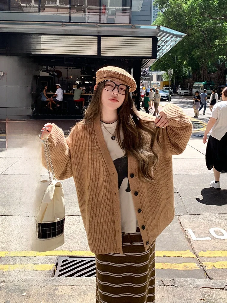 

Свободный вязаный кардиган с V-образным вырезом для женщин, весенне-осенний дизайн, на пуговицах, с длинными рукавами, вязаная кофта в стиле кэжуал